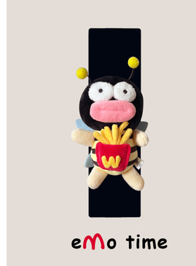 emo原创M记腊肠嘴小蜜蜂可爱汽车安全带肩套车载饰品防磨损通用款