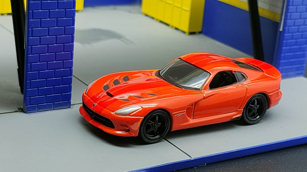 1/64 autoworld 026 蝰蛇2017GTC