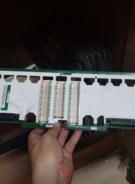 戴尔 PowerVault 220s SCSI背板SCSI硬盘背板 nh323