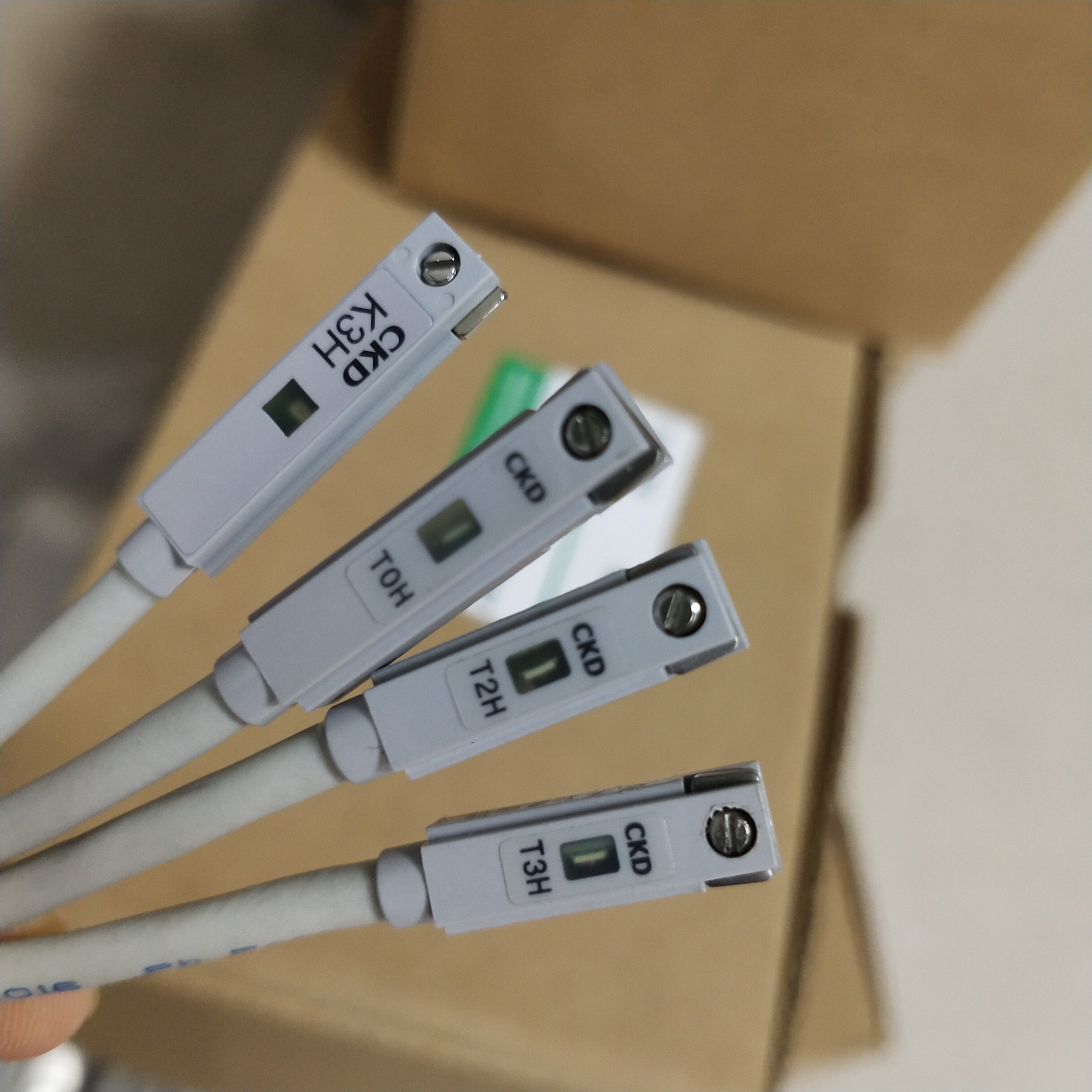 CKD正品磁性开关SW-T2V SW-T2H SW-T2H3 SW-T2H5