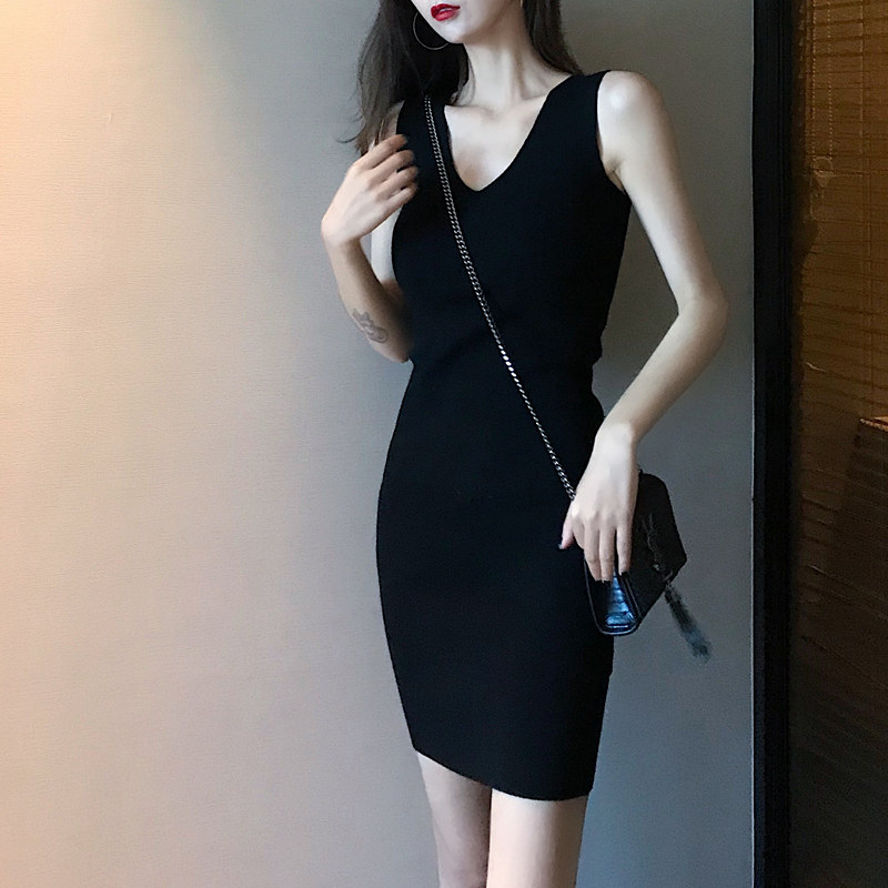 港味针织背心裙无袖连衣裙女夏中长款2025新款紧身包臀打底小黑裙