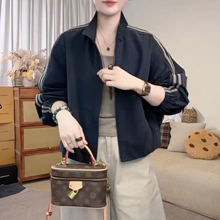 立领短款运动外套女侧边条纹复古休闲夹克宽松日常百搭开衫上衣女