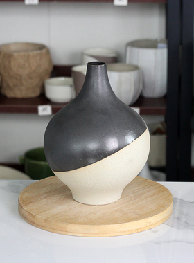 WE 细嘴花瓶黑色24CM