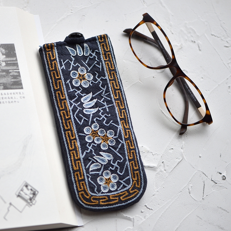 中国古代棉麻布料手工diuy布艺制作欧式刺绣手绣自绣眼镜袋材料包