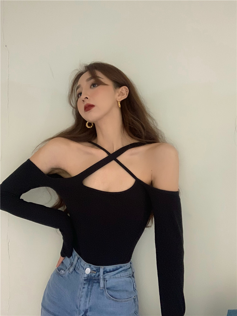 The real price does not reduce the sexy slim cross bottomed T-shirt