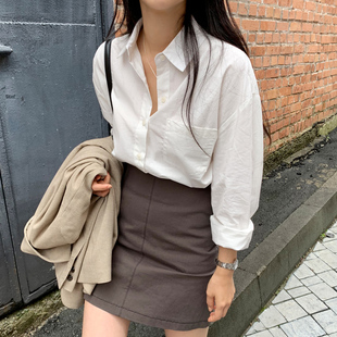 白色衬衫女宽松百搭2026秋季打底韩版设计感小众长袖衬衣学生上衣