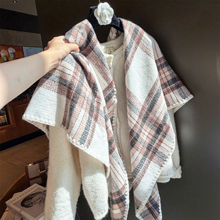 2025秋冬新款轻奢格纹仿羊绒三角巾女时尚保暖围巾高档送礼大披肩