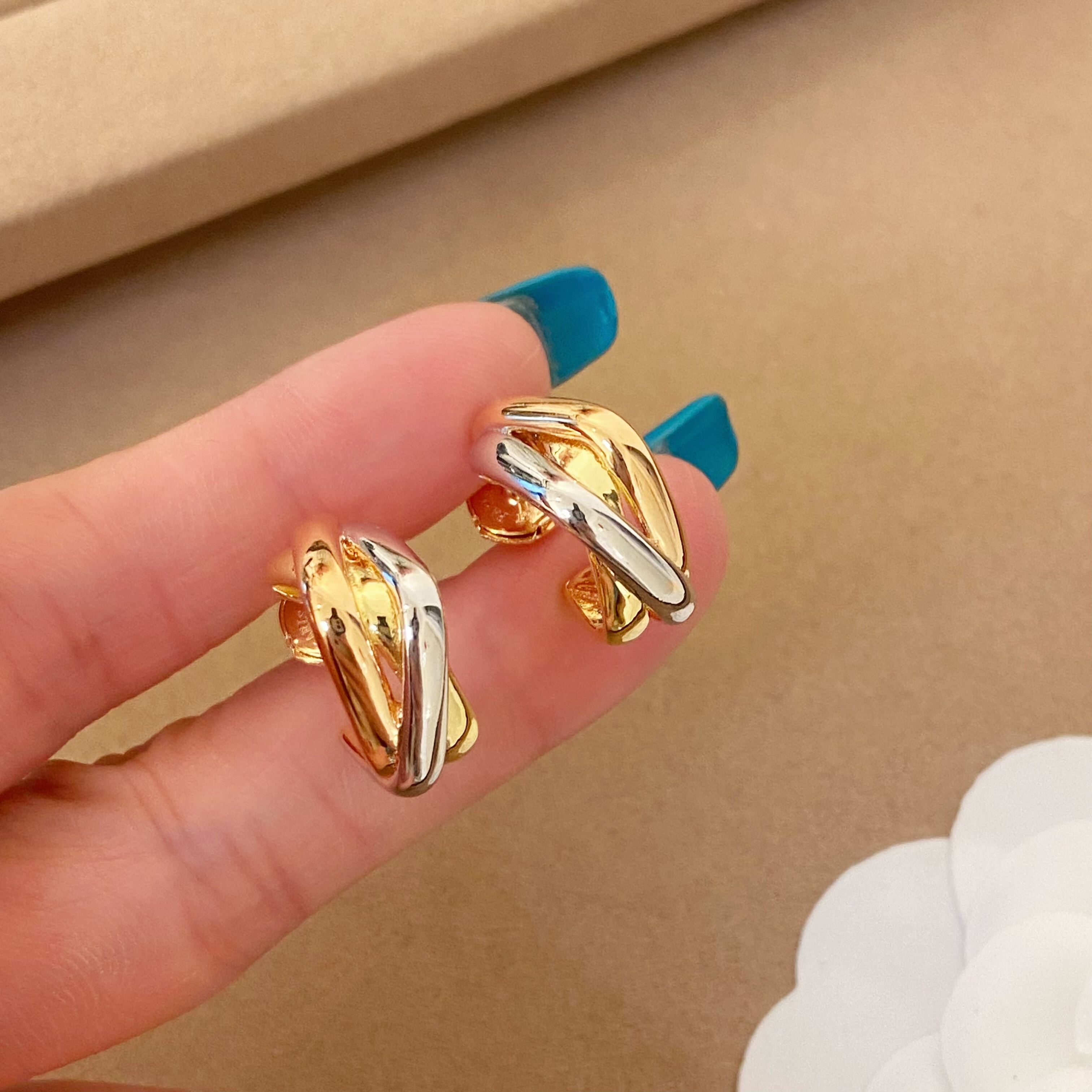 新款三色环光面耳钉方形银针高品质重工简约设计耳饰女通勤晚宴