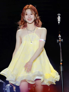 黄色斜肩吊带连衣裙女夏海边度假风 现货 赵露思音乐节同款