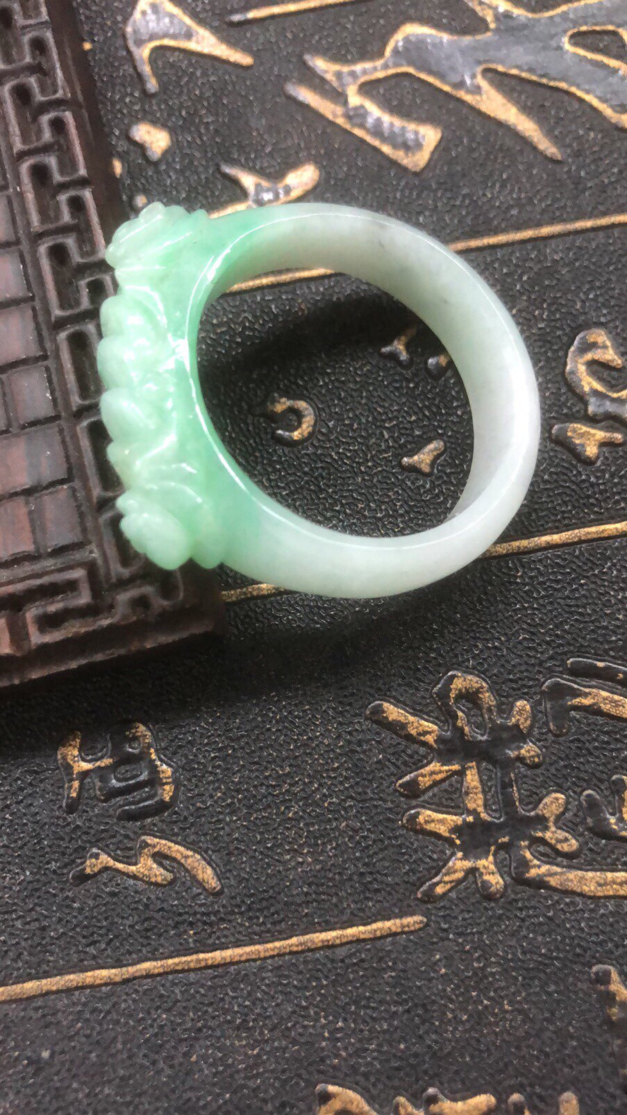 L天然缅甸翡翠A货白底带绿财源滚滚戒指吊坠两用款玉石巧雕戒圈