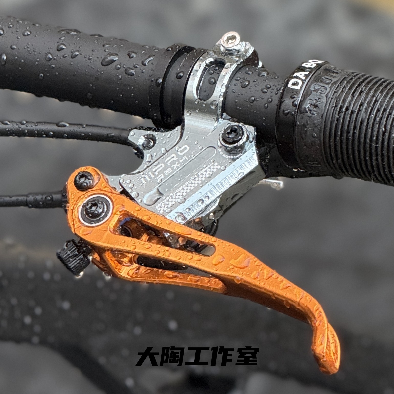 IIIPRO山地车越野速降 R2X4四活塞刹车油刹油碟散热来令片 奥利尼