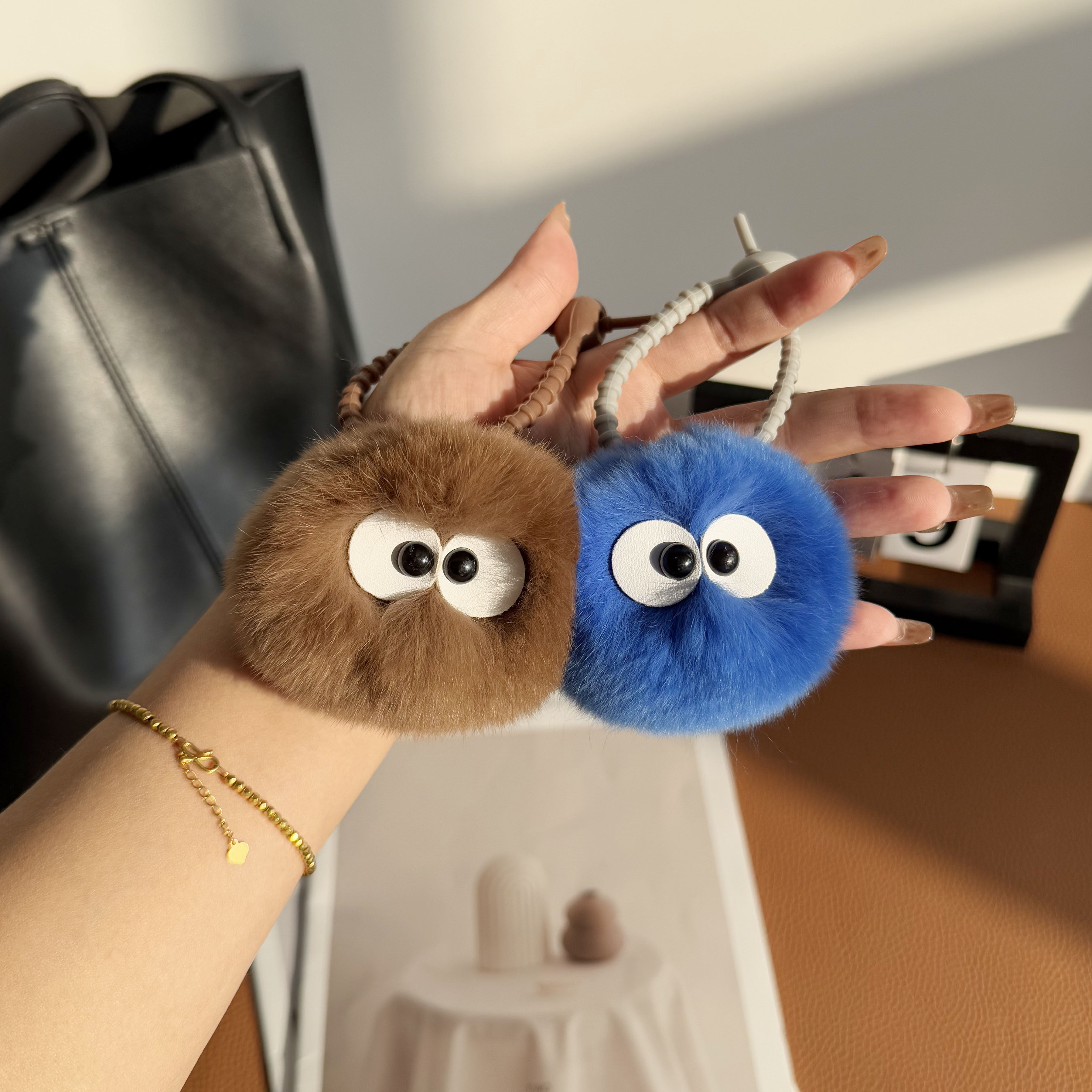 可爱大眼睛真獭兔毛绒球包挂件韩国ins网红钥匙扣书包挂饰礼物,服饰配件/皮带/帽子/围巾,包挂件,淘宝优惠券,粉丝福利购,淘宝优惠卷