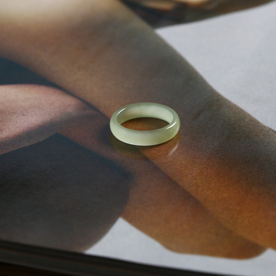 12号戒指 和田玉晴水青白薄款窄条泥鳅背圆弧素圈指环 6730