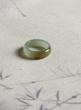 13号戒指 新疆和田玉糖料糖青玉泥鳅背圆弧素圈指环 8358