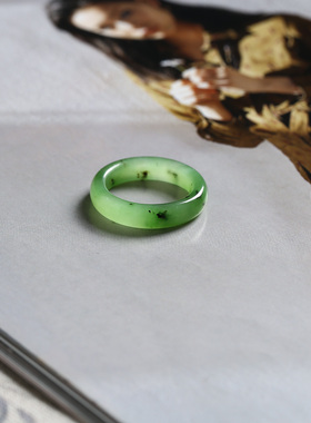 17号戒指 和田玉碧玉俄碧鼓条圆弧素圈指环 1621