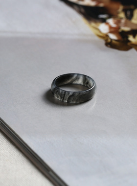 16号戒指 新疆和田玉青花籽料薄款泥鳅背素圈指环 1613