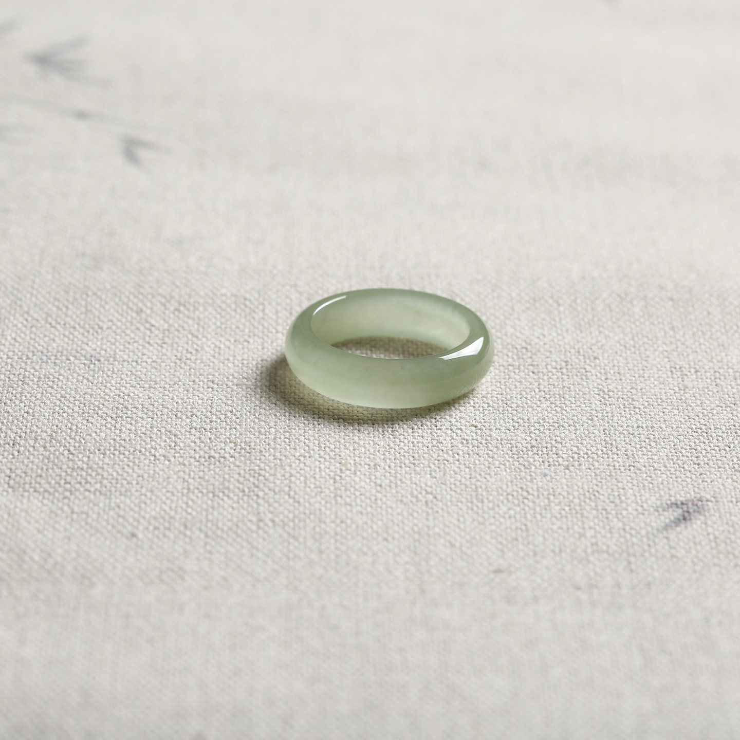 14号戒指 和田玉晴水青白泥鳅背圆弧素圈指环 5805,珠宝/钻石/翡翠,手饰,淘宝优惠券,粉丝福利购,淘宝优惠卷