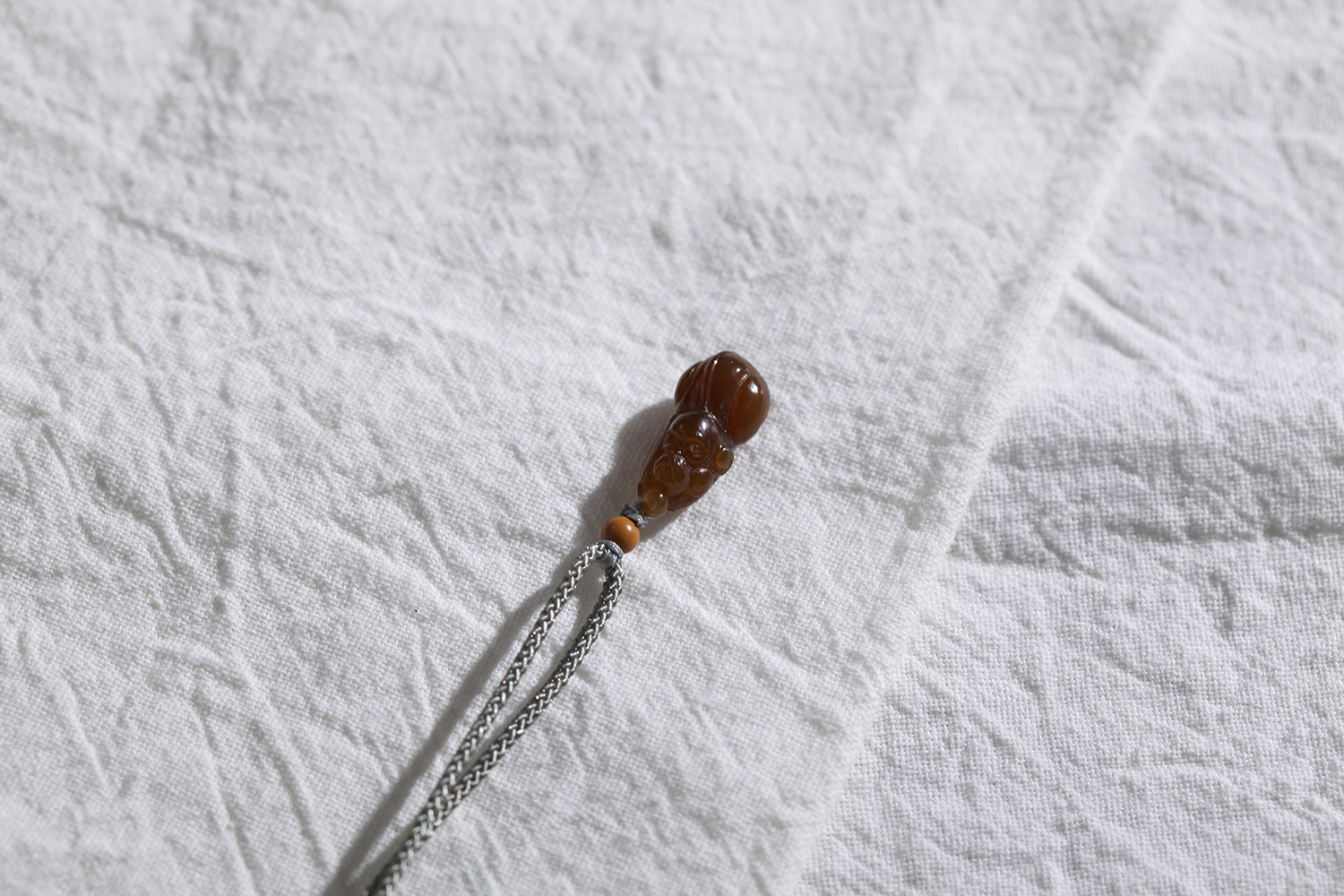 小猴子锁骨吊坠 新疆和田玉糖玉红糖生肖候纯手工雕刻玉器 4656