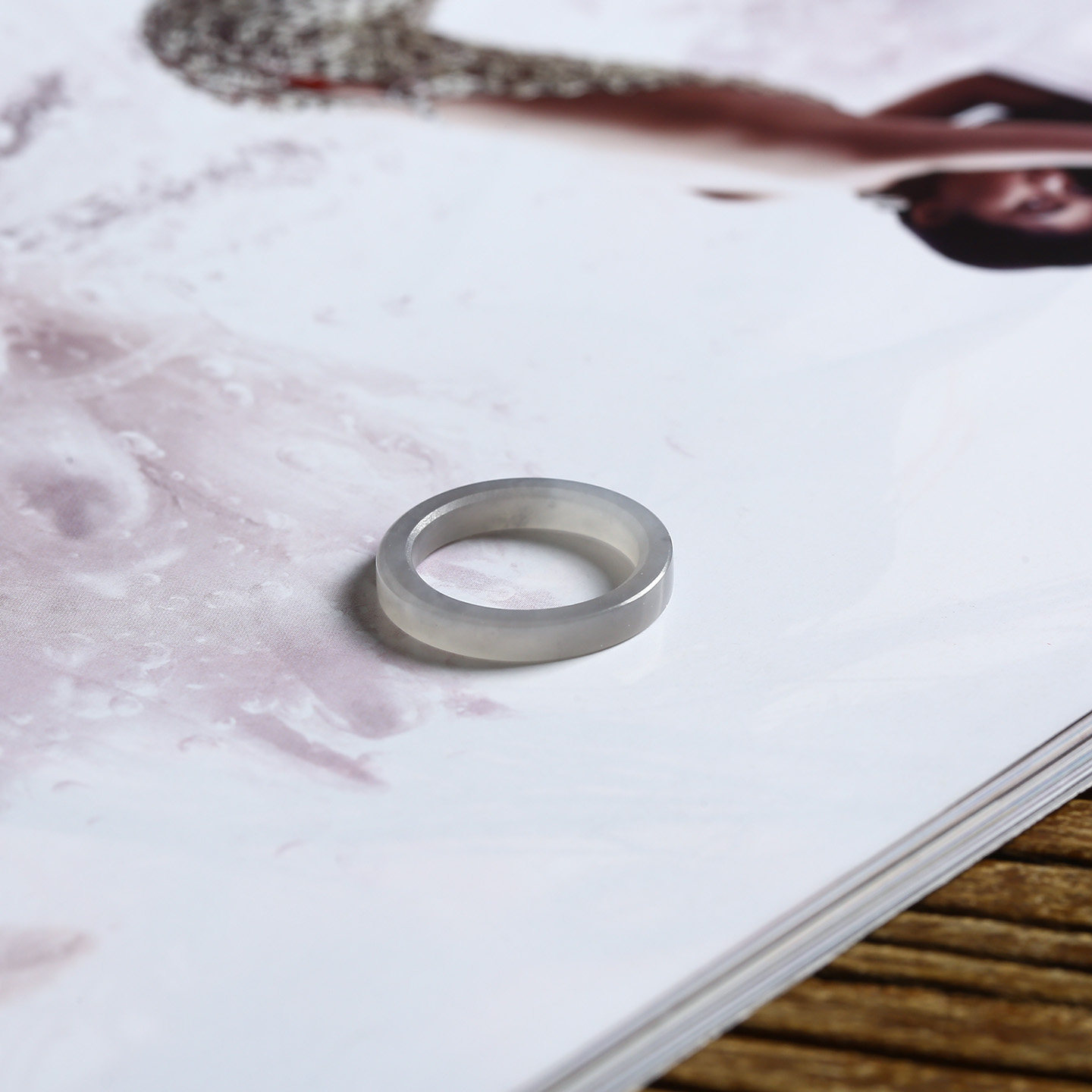 17号戒指 和田玉烟紫窄条直切款方口指环 9177