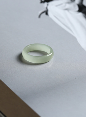 12号戒指 和田玉晴水青白泥鳅背圆弧素圈指环 9154