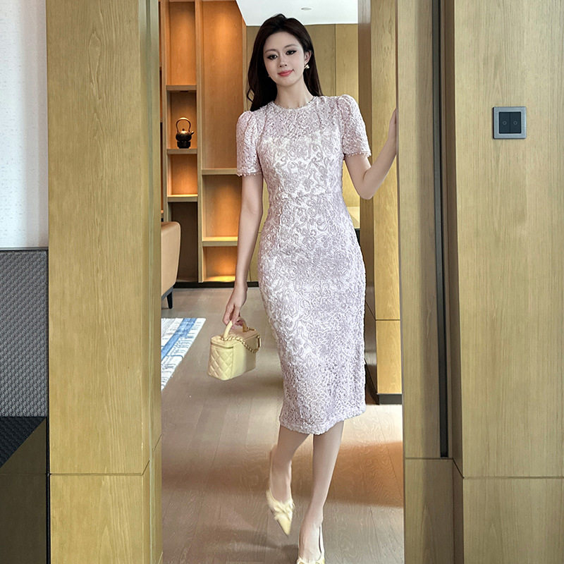蕾丝连衣裙减龄百搭长裙子
