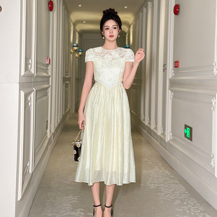 2026法式新款女装甜美蕾丝圆领连衣裙收腰拼接时尚夏装优雅气质潮