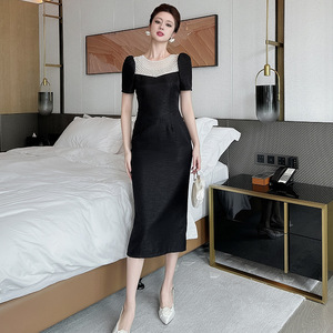 2026新款珍珠圆领赫本风修身显瘦女装连衣裙夏季重工设计感高雅