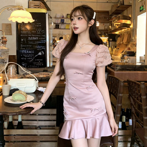 方领蕾丝泡泡袖缎面蝴蝶结收腰鱼尾短裙纯欲风甜妹连衣裙