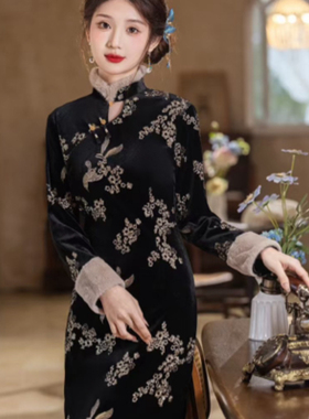 黑色绣花旗袍年轻改良新款2024冬季复古修身冬款加绒加厚新中式YT