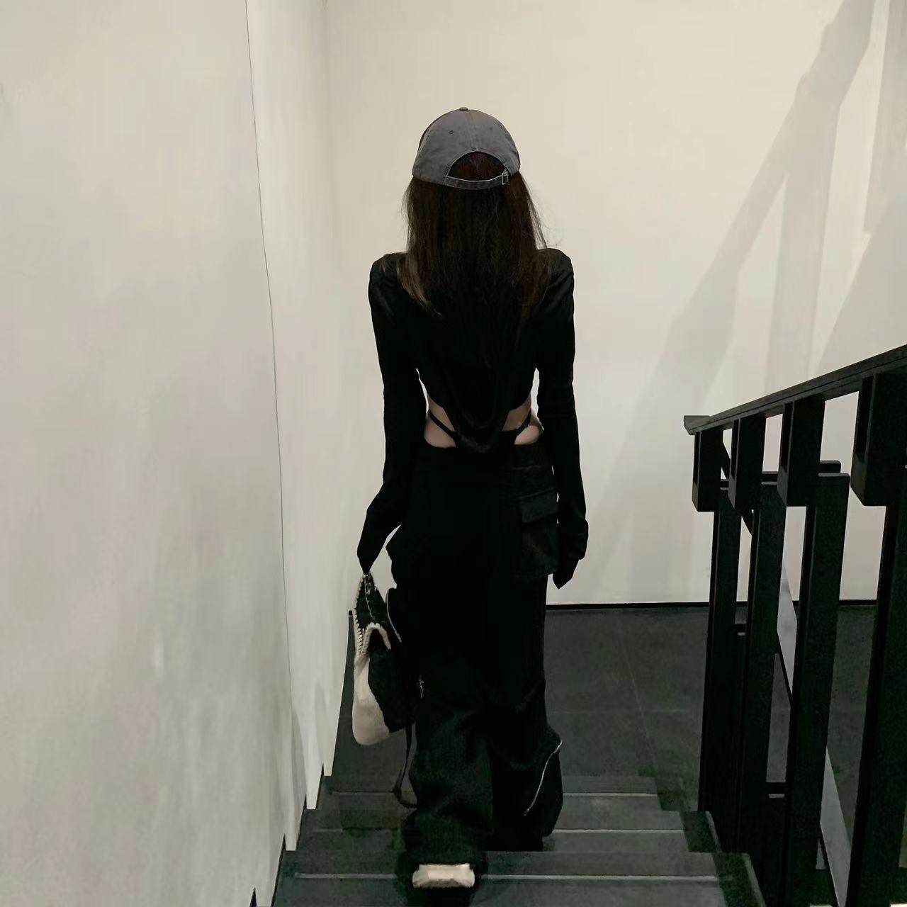 辣妹腰部设计假两件拖地工装