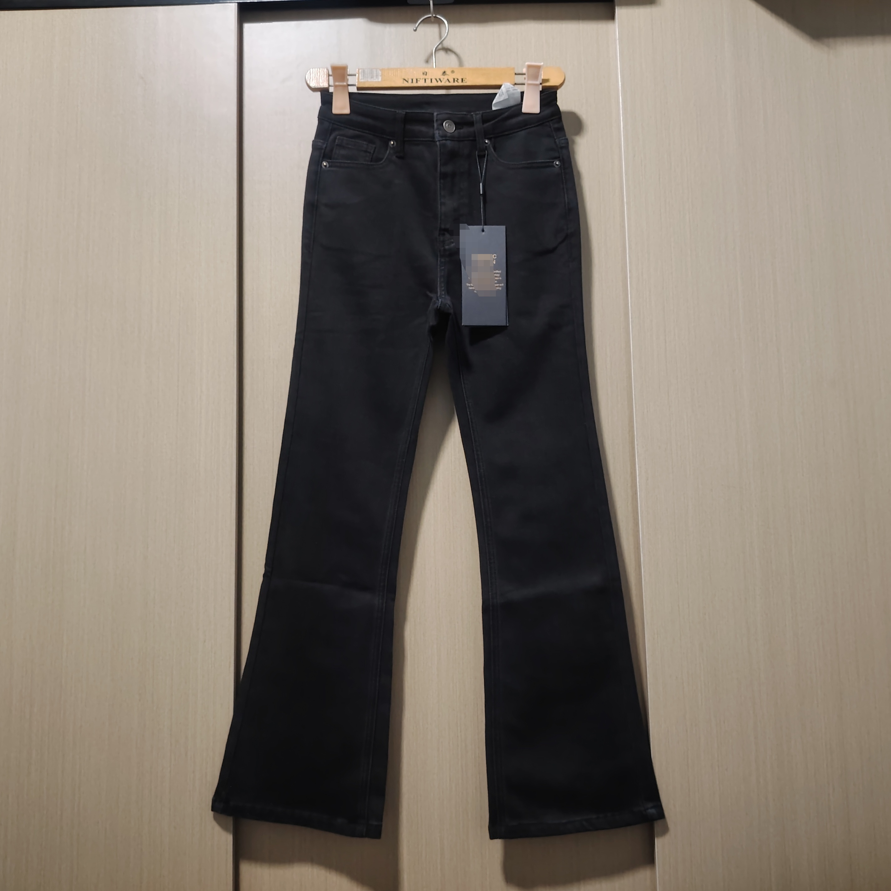 磨毛面料女士秋冬弹力微喇牛仔裤