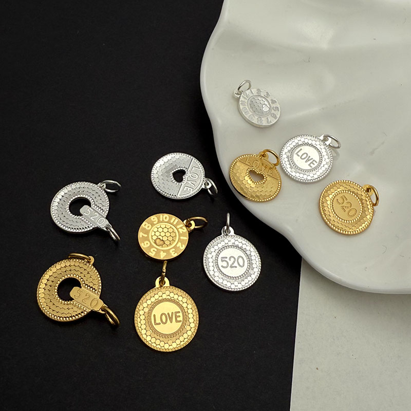 S925纯银镀金LOVE金牌吊坠