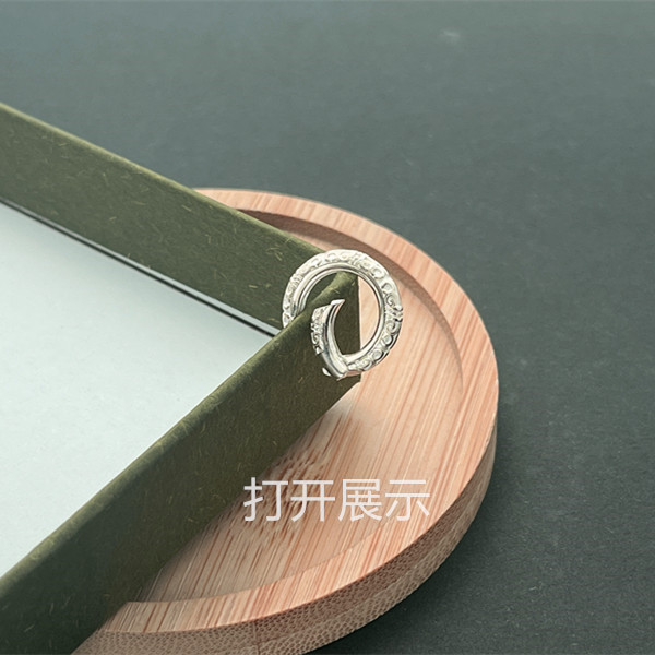S925银祥云雕纹按压开口圈扣