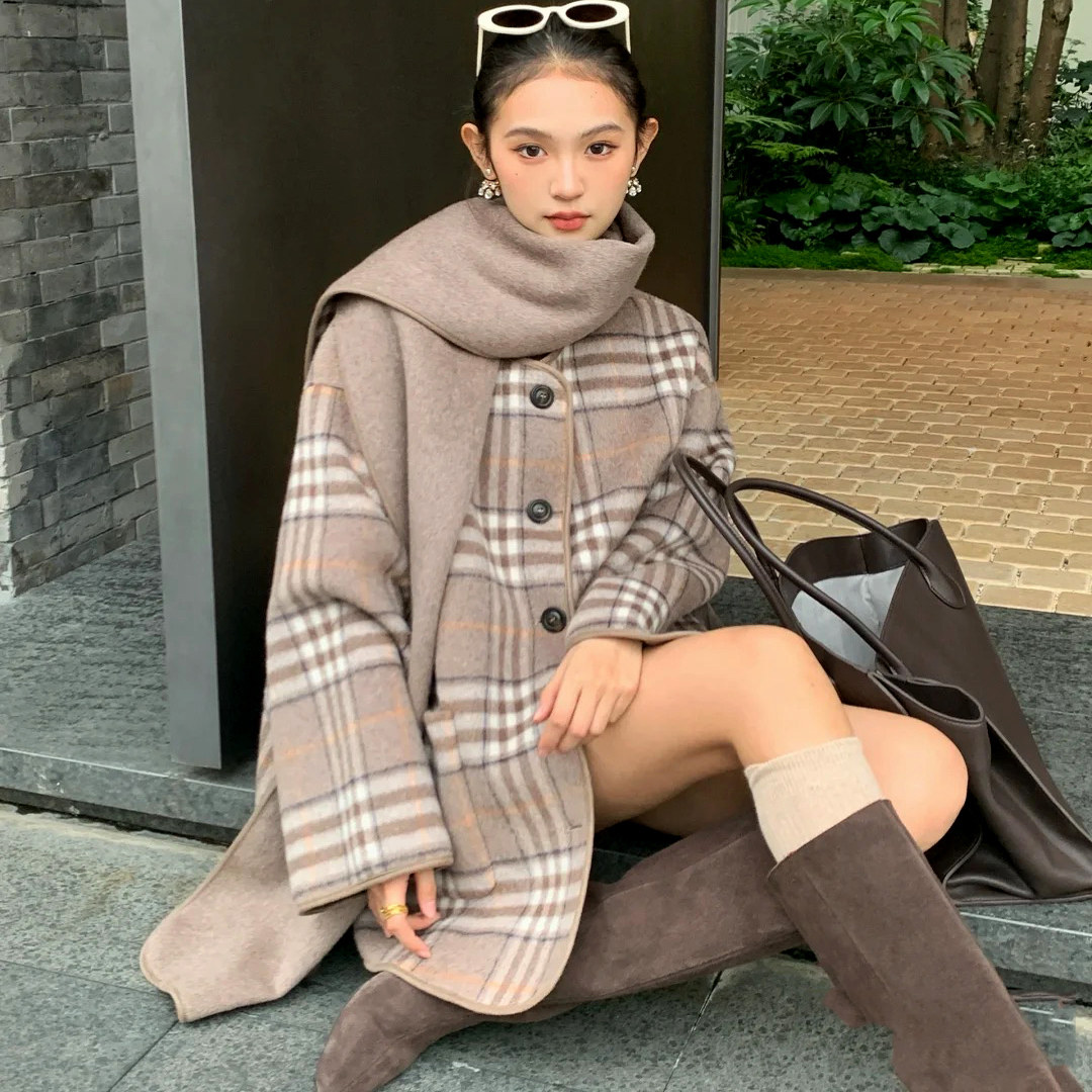 泰晤士格纹短款羊毛毛呢外套斗篷