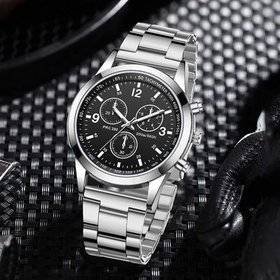1Pc Men's Casual Silver Quartz Watch Alloy Material Digital