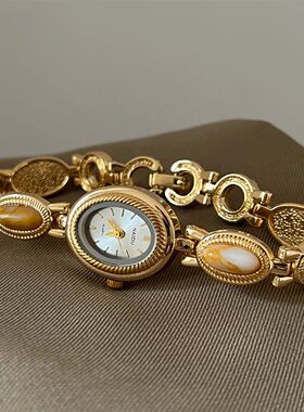 New Vintage Women's Watch with Colored Gemstones Light Luxur