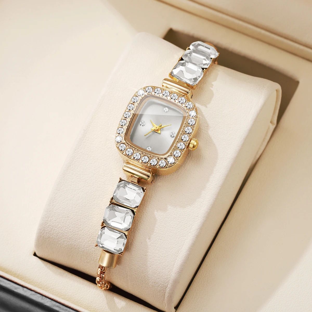 Fashion Square Diamond Dial Women Quartz Wristwatch Ladies R