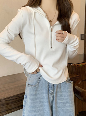 白色连帽长袖t恤女秋冬季小众独特别致设计感短款上衣内搭打底衫