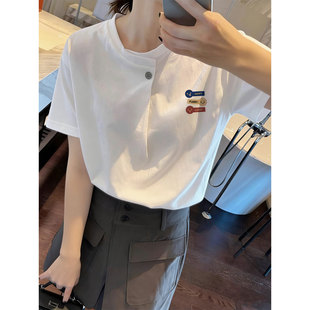 白色短袖t恤女装2026新款夏季穿搭纽扣超火小众不撞款设计感上衣
