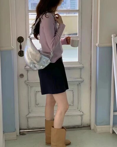 新款春夏小众设计头层油蜡饺子包