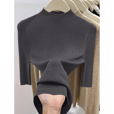 深灰色修身显瘦中袖针织