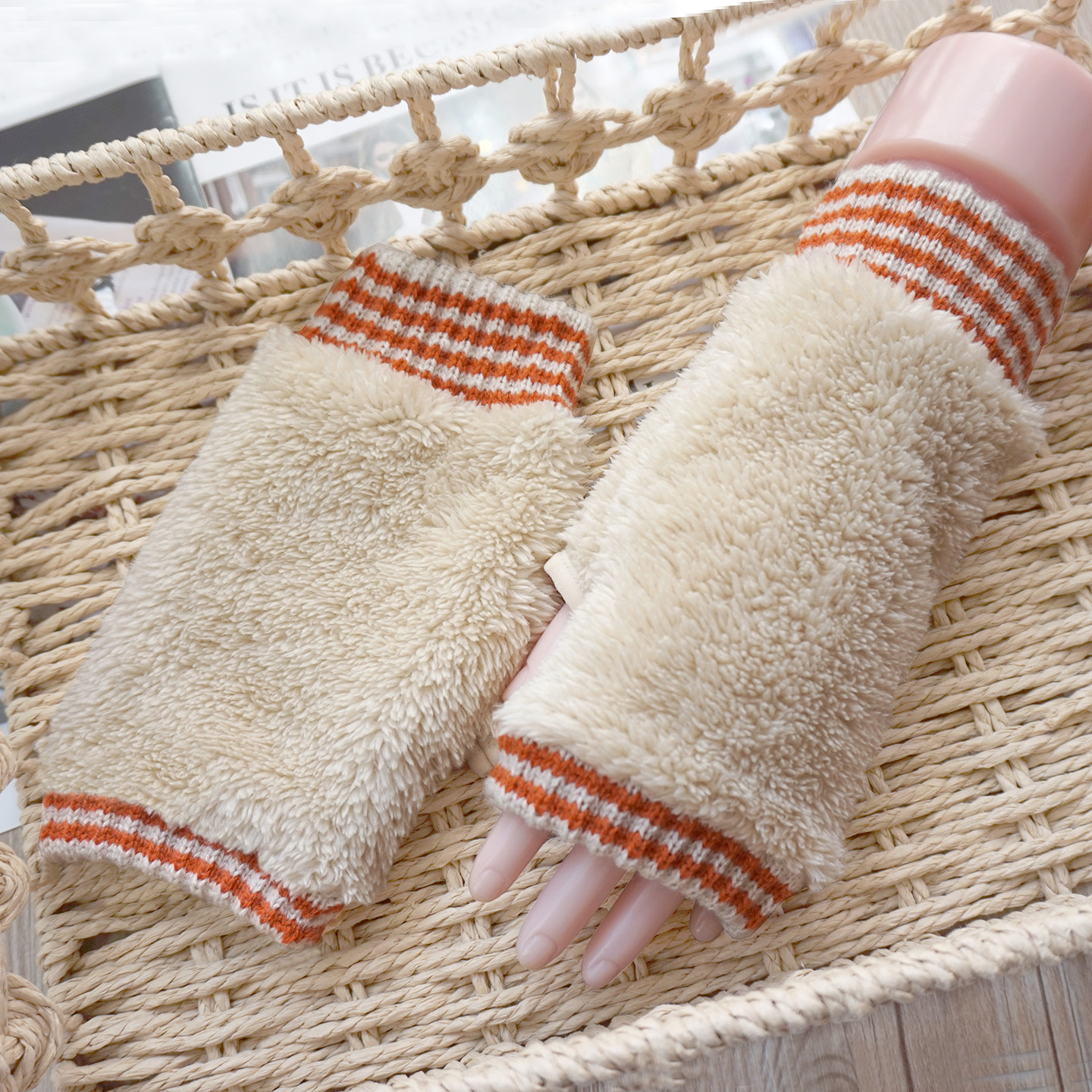 歌诺达秋冬新款可爱毛绒半指手套