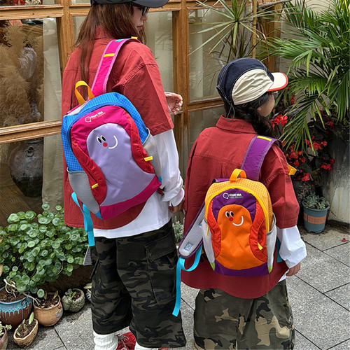 幼儿园小学生拼色轻便护脊双肩包