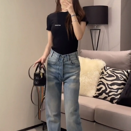 黑色短袖正肩t恤女2026新款微胖