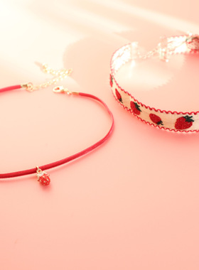 春夏新款日韩饰品少女风可爱红色草莓吊坠项圈choker颈链项链女