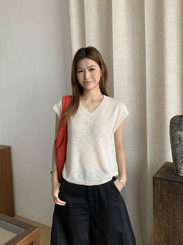 BD缤典正版韩系简约V领无袖针织衫女2026夏新款时尚百搭上衣66386