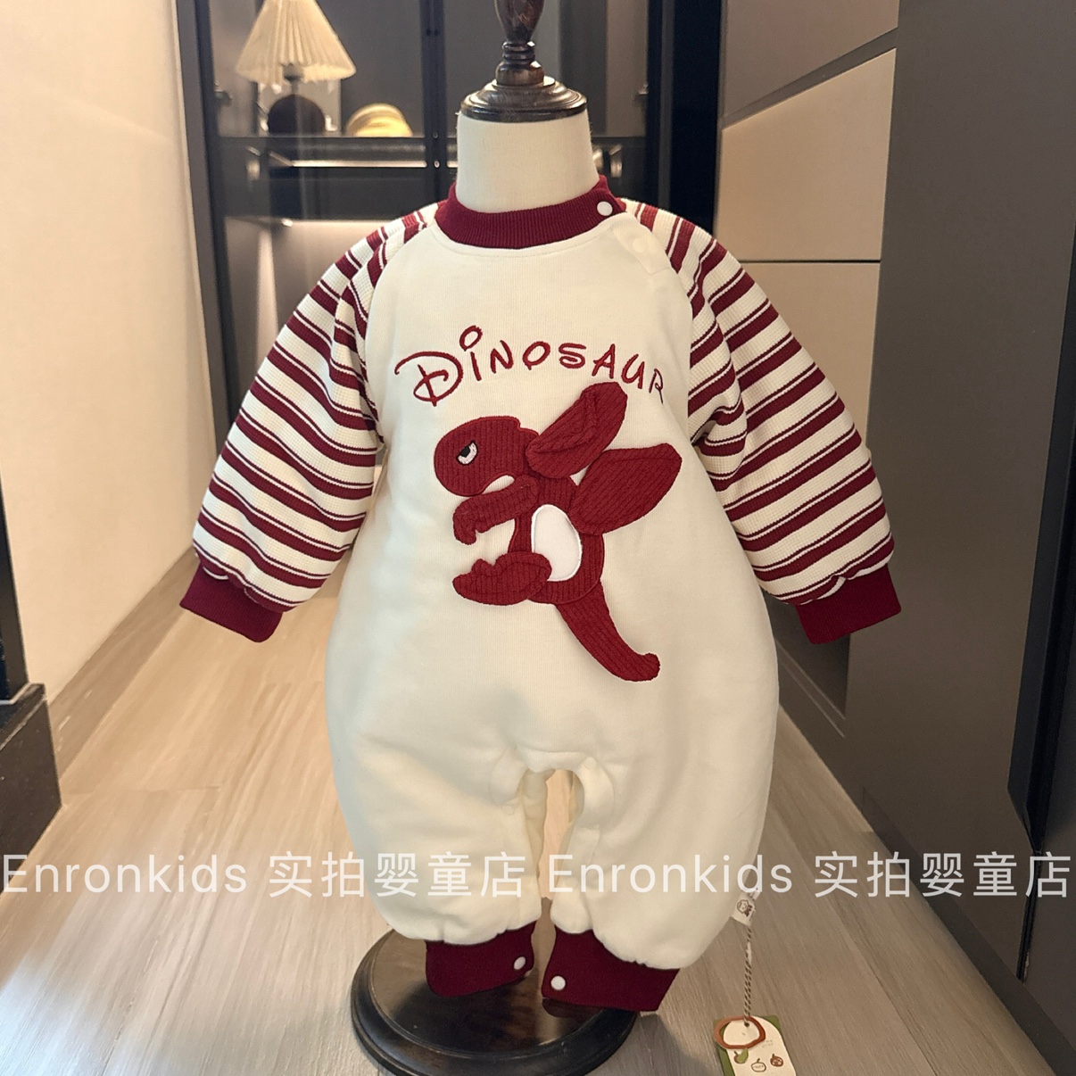 新生儿冬装加绒加厚保暖连体爬服
