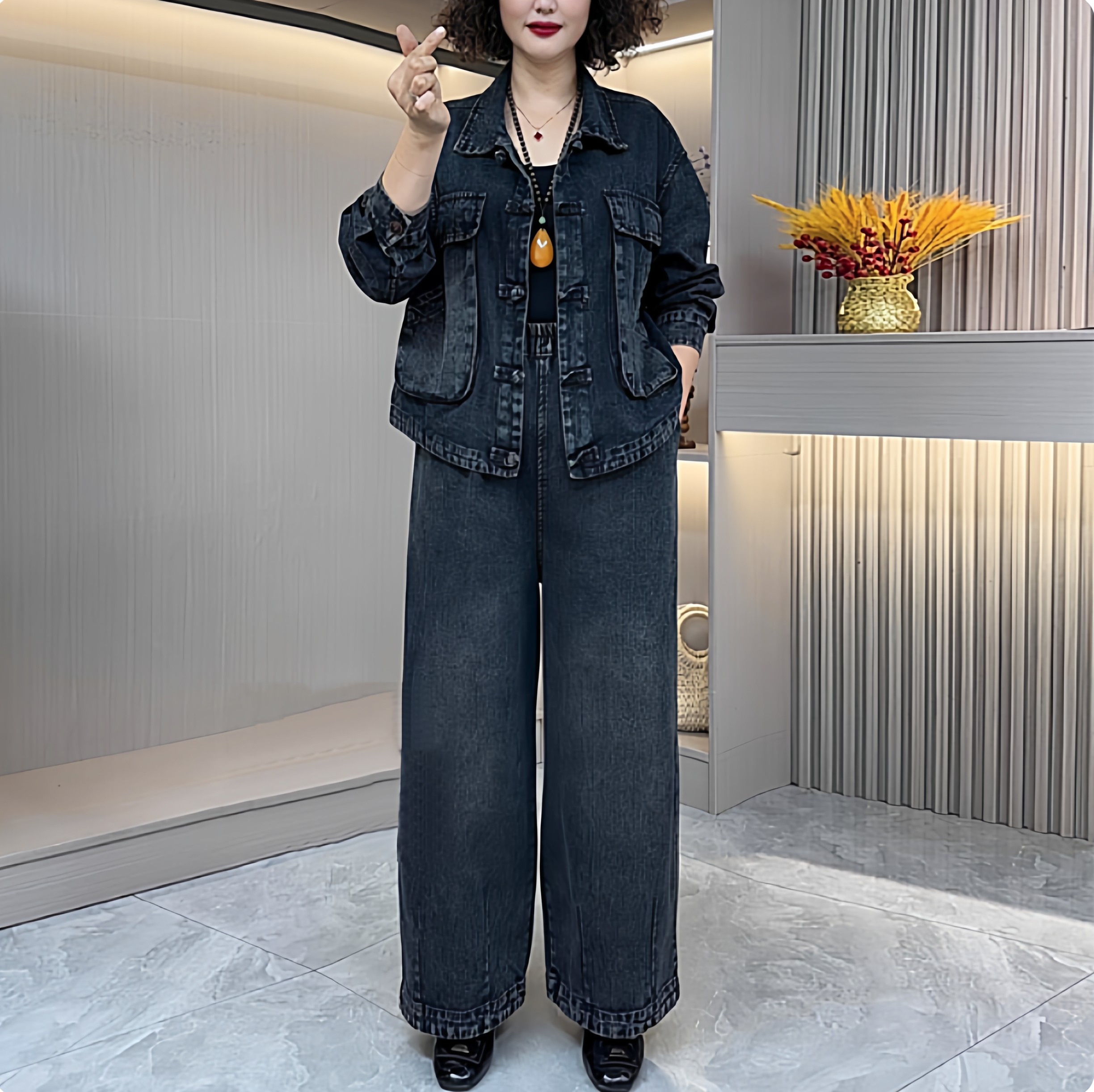时尚牛仔套装春秋季新款休闲宽松显瘦百搭翻领外套阔腿裤女两件套