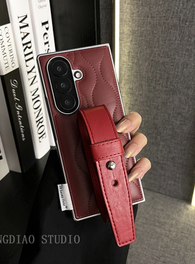 轻调 奢华电镀边波浪气垫暗红色亮面皮质手腕带适用于三星Galaxy Z Fold7手机壳新款折叠屏翻盖防摔女保护套