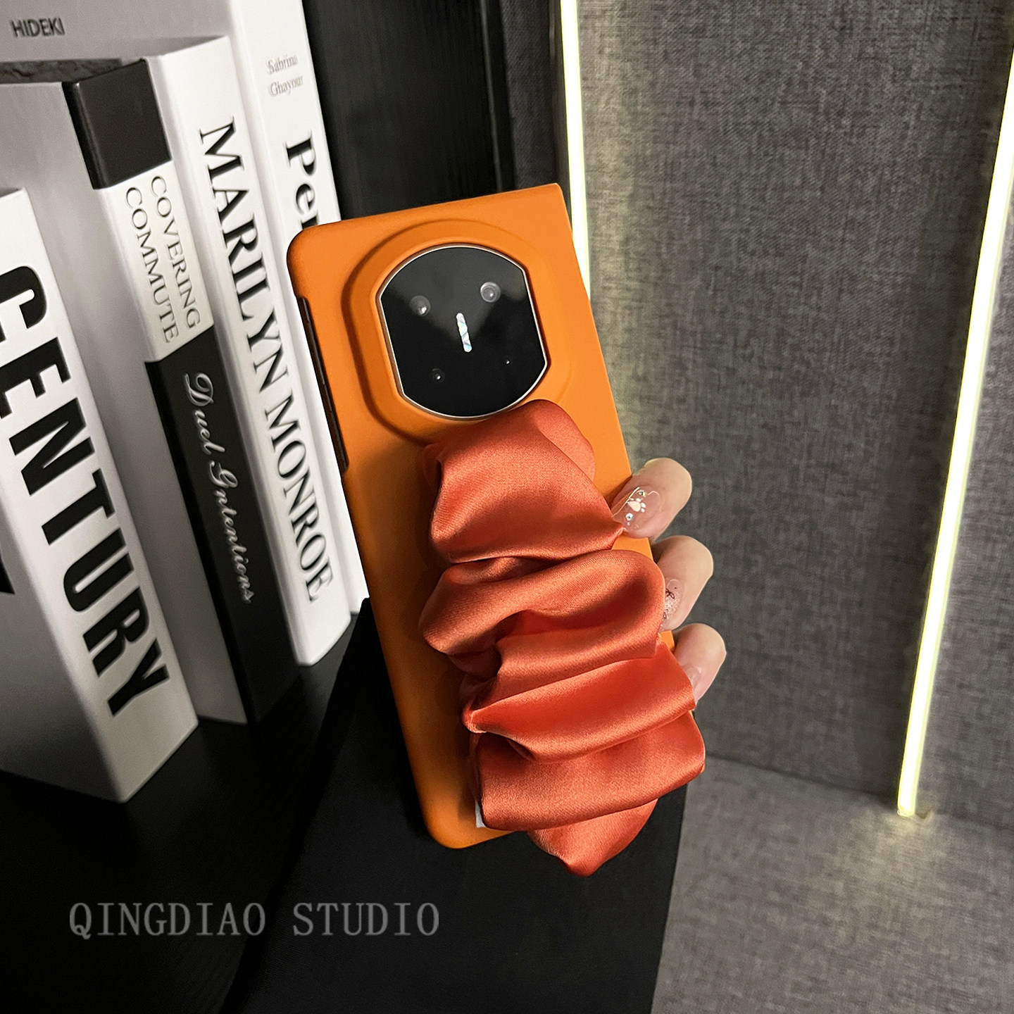 轻调 ins时尚肤感橙色褶皱丝巾腕带适用于华为Mate X7典藏版手机壳新款折叠屏X6/X5/X3全包翻盖防摔女保护套